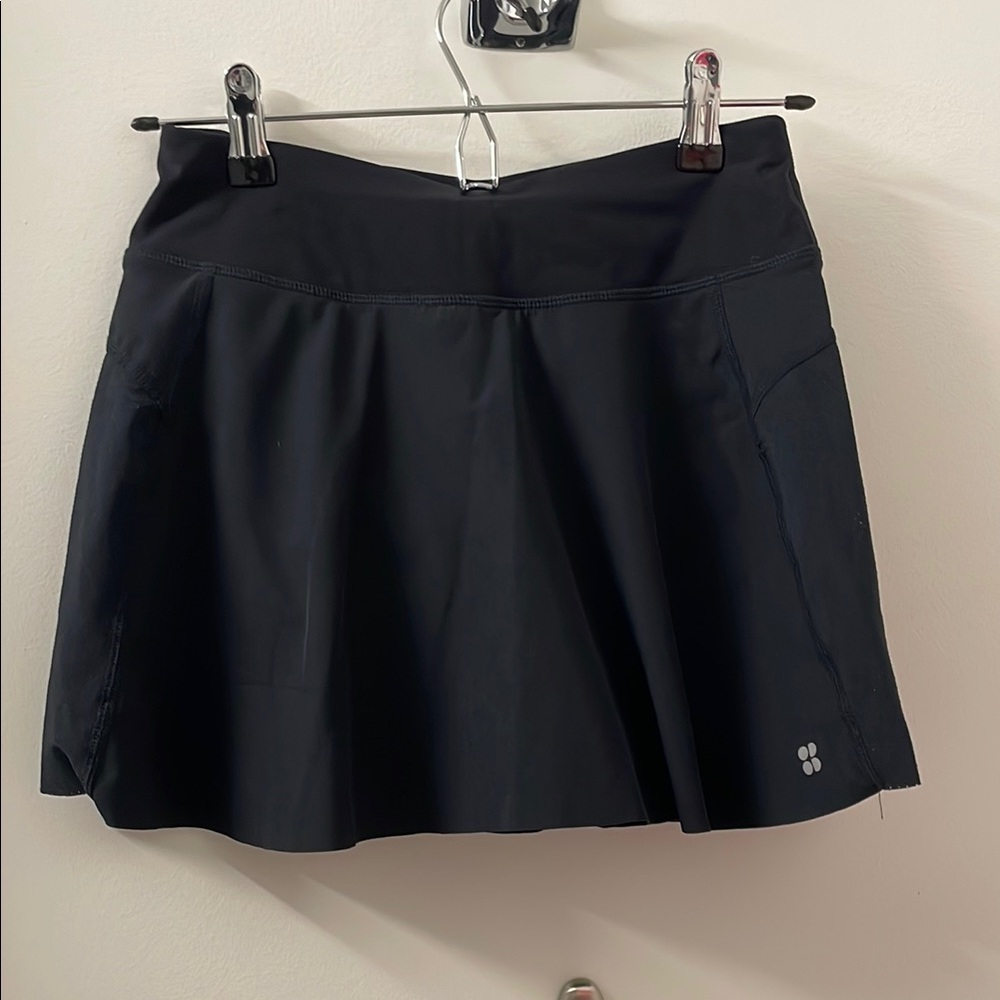 Sweaty Betty Swift Running Skirt w shorts. Never worn. Excellent condition!